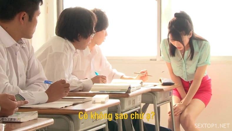 Nữ giáo viên dâm dục dạy học trò cách làm tình
